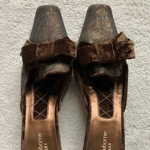 Liz Claiborne brown jacquard heels
